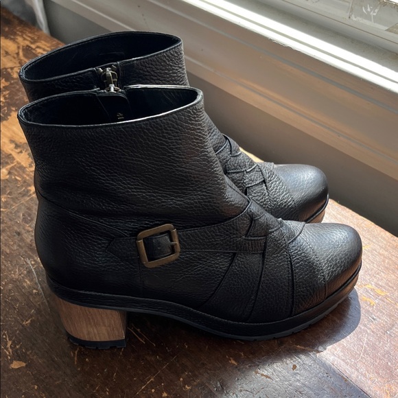 Icelandic Black Leather Ankle Boots / Clogs - Picture 1 of 1
